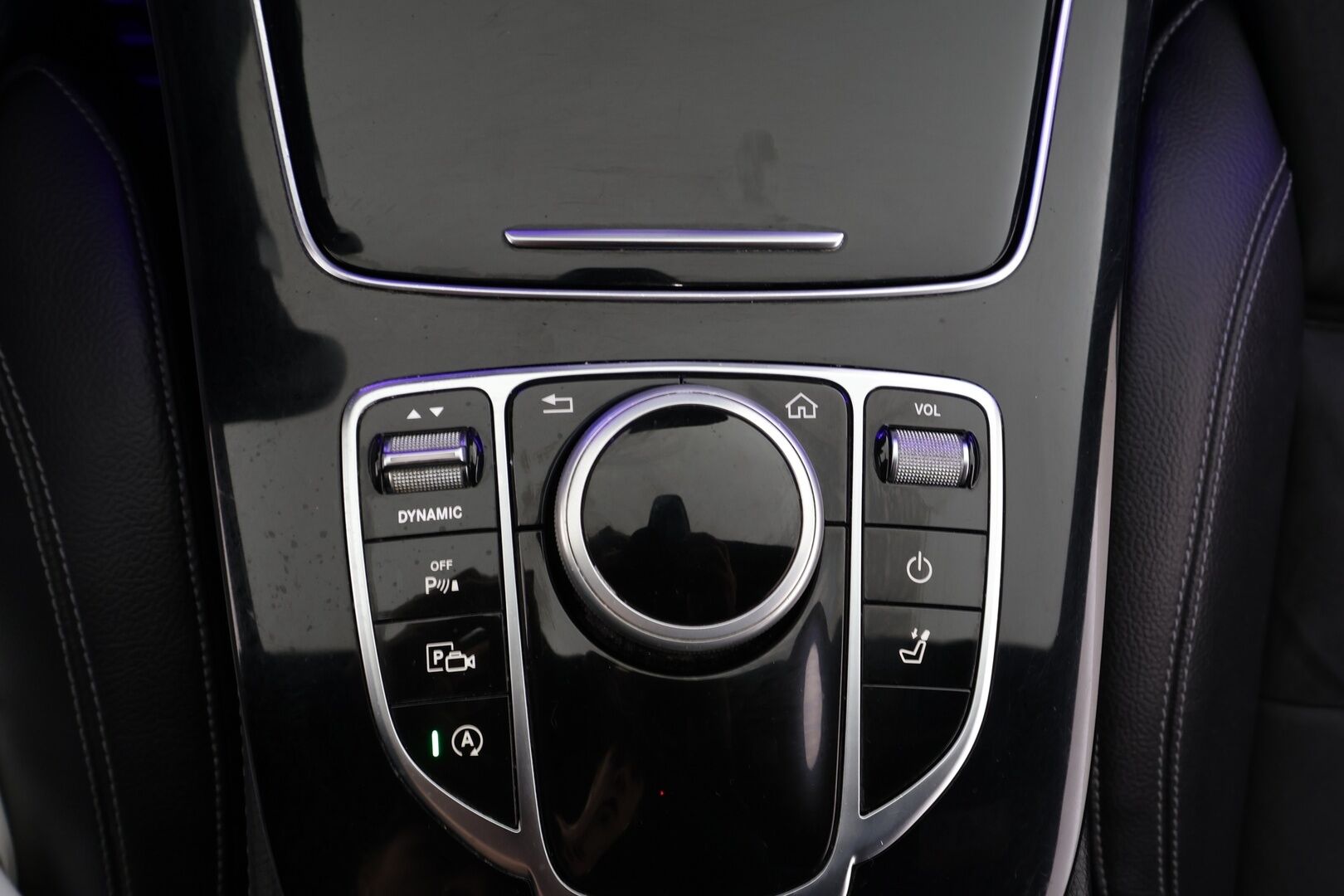 Mercedes-Benz E 2017 220 d T A Business AMG * Webasto / Koukku / LED-High Performance / P.Kamera / Sportpenkit / Navi / Ambient-valot * - Kahdet renkaat - HULLU BLACKWEEK KORKOTARJOUS 2,49%