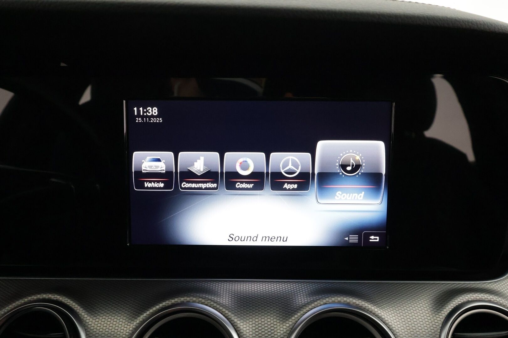 Mercedes-Benz E 2017 220 d T A Business AMG * Webasto / Koukku / LED-High Performance / P.Kamera / Sportpenkit / Navi / Ambient-valot * - Kahdet renkaat - HULLU BLACKWEEK KORKOTARJOUS 2,49%