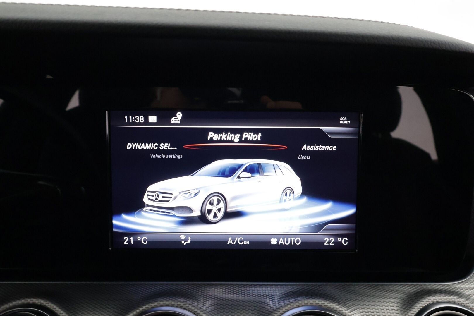 Mercedes-Benz E 2017 220 d T A Business AMG * Webasto / Koukku / LED-High Performance / P.Kamera / Sportpenkit / Navi / Ambient-valot * - Kahdet renkaat - HULLU BLACKWEEK KORKOTARJOUS 2,49%