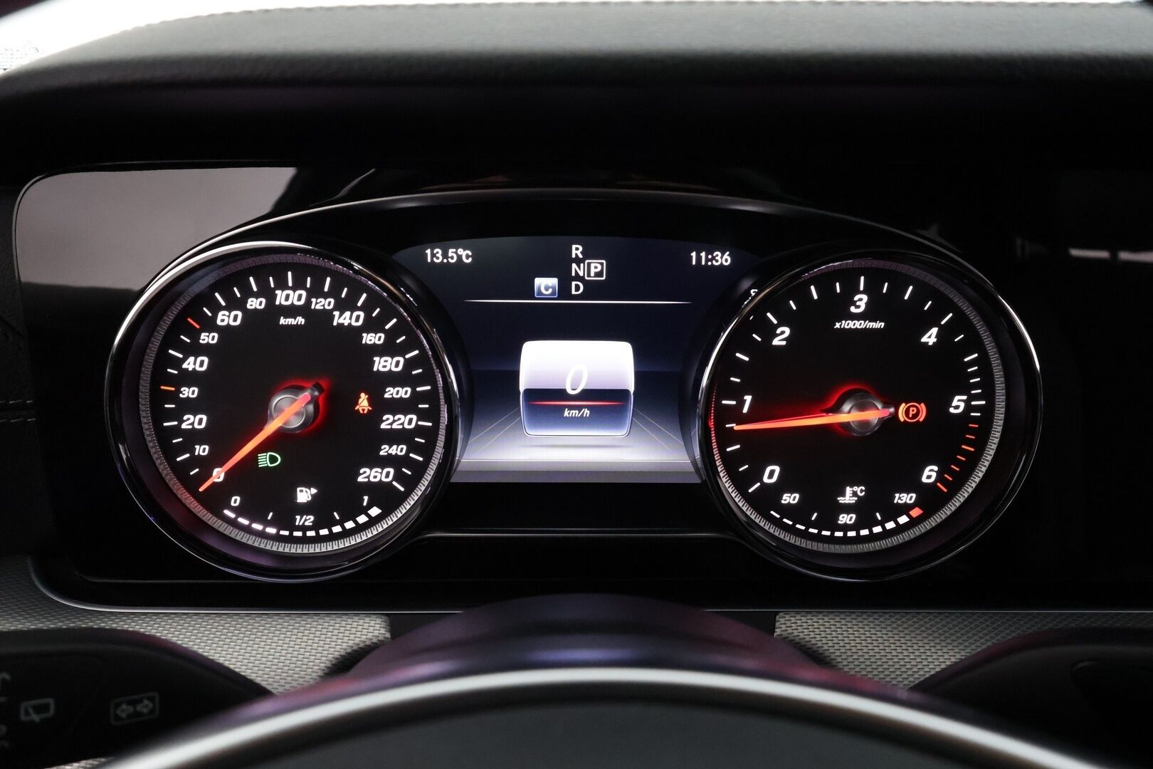 Mercedes-Benz E 2017 220 d T A Business AMG * Webasto / Koukku / LED-High Performance / P.Kamera / Sportpenkit / Navi / Ambient-valot * - Kahdet renkaat / Ilmainen kotiintoimitus