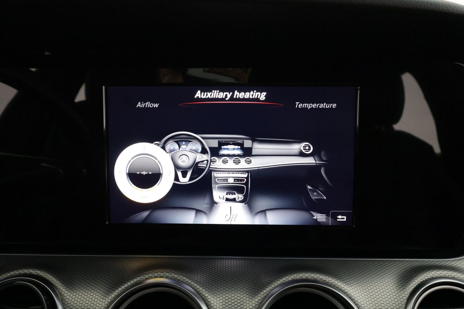 Mercedes-Benz E 2017 220 d T A Business AMG * Webasto / Koukku / LED-High Performance / P.Kamera / Sportpenkit / Navi / Ambient-valot * - Kahdet renkaat - HULLU BLACKWEEK KORKOTARJOUS 2,49%