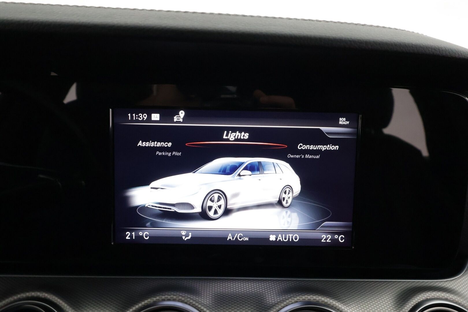 Mercedes-Benz E 2017 220 d T A Business AMG * Webasto / Koukku / LED-High Performance / P.Kamera / Sportpenkit / Navi / Ambient-valot * - Kahdet renkaat / Ilmainen kotiintoimitus