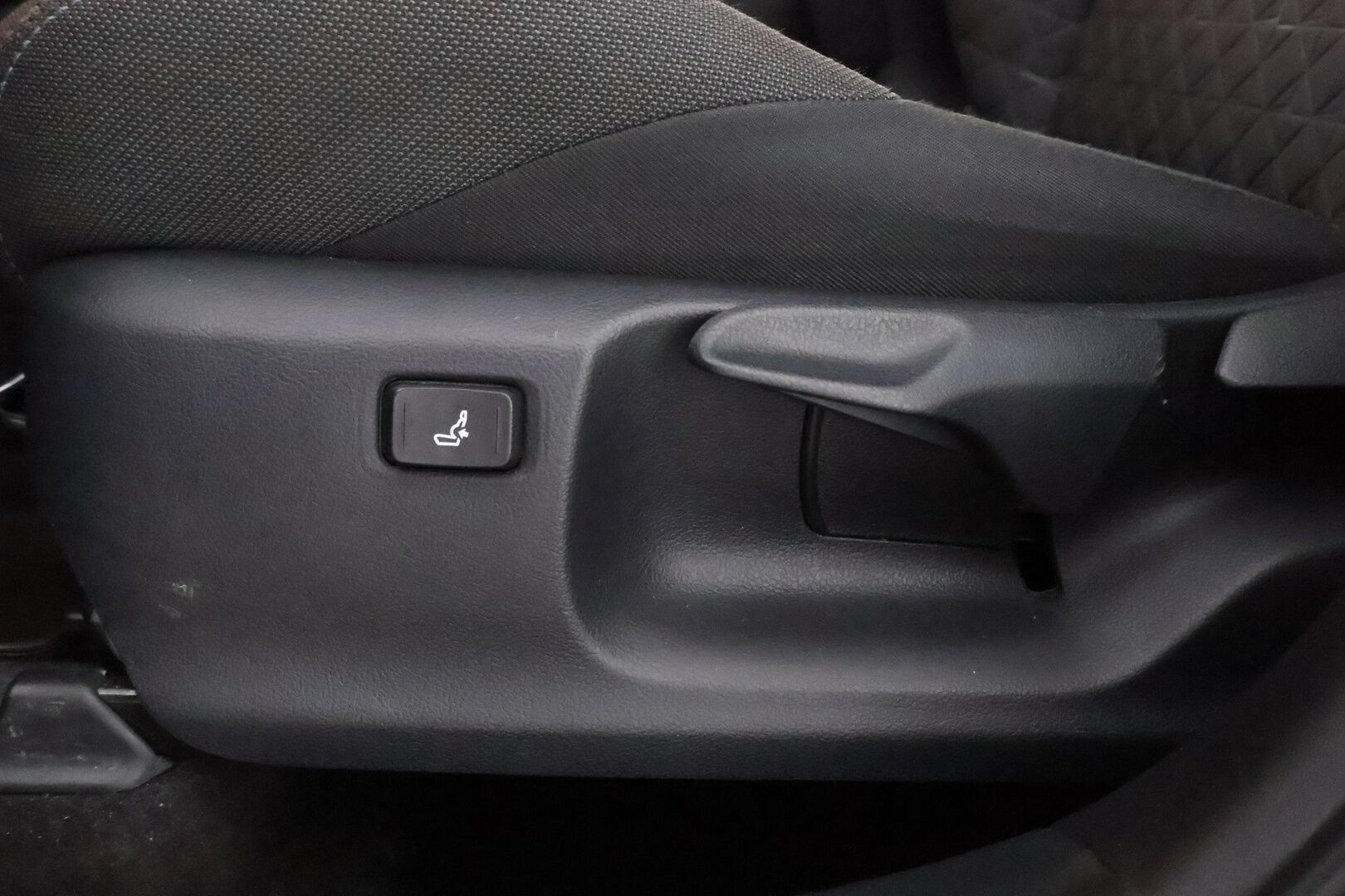 Toyota C-HR 2021 2,0 Hybrid Intense Edition - Suomiauto / Adapt.Vakkari / Peruutuskamera / LED / Lohko & Sisäpistoke / BLIS / Navi / Hyvät varusteet!