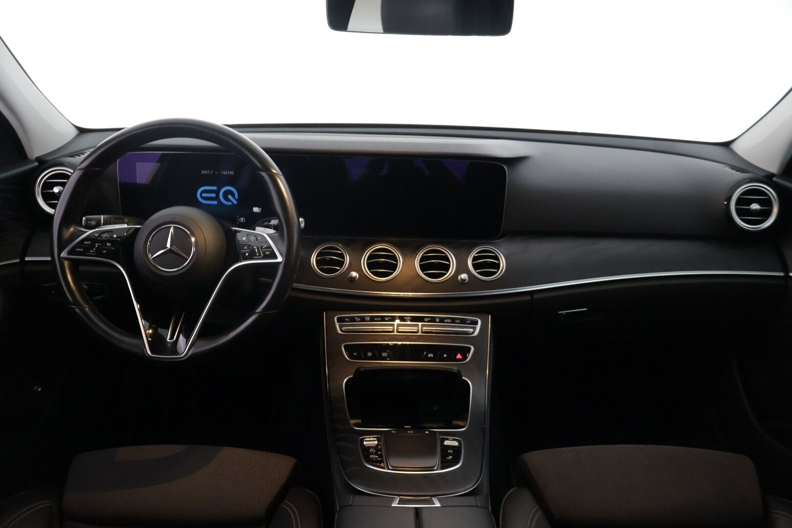 Mercedes-Benz E 2021 300 de 4MATIC T A Business Avantgarde EQ Power - *NIGHT PAKETTI / 2 x RENKAAT / KAMERA / VAKKARI*