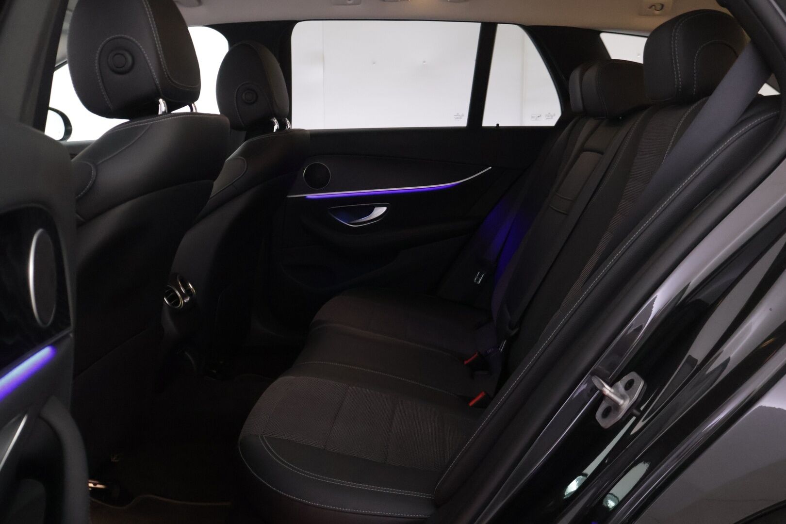 Mercedes-Benz E 2021 300 de 4MATIC T A Business Avantgarde EQ Power - *NIGHT PAKETTI / 2 x RENKAAT / KAMERA / VAKKARI*