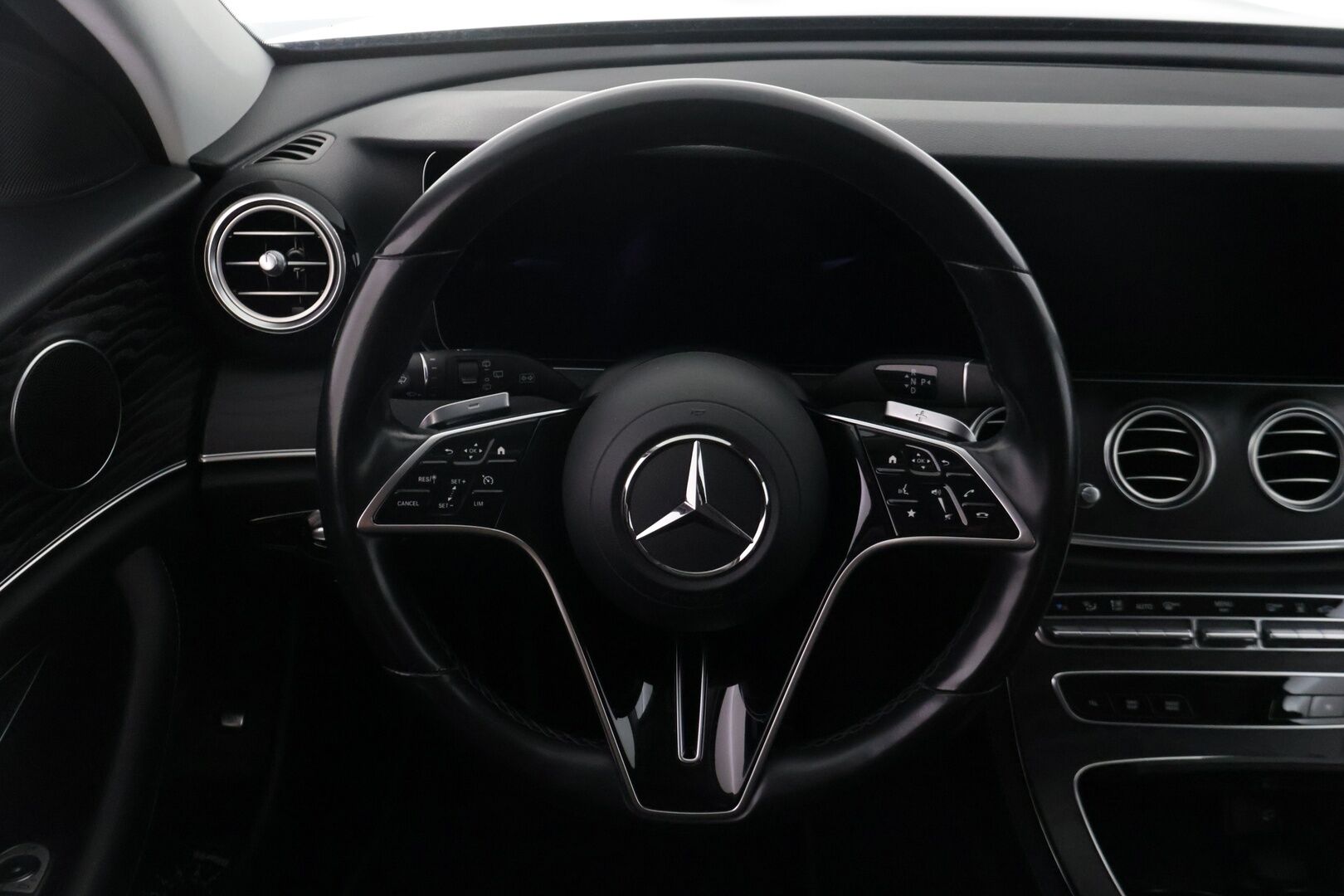 Mercedes-Benz E 2021 300 de 4MATIC T A Business Avantgarde EQ Power - *NIGHT PAKETTI / 2 x RENKAAT / KAMERA / VAKKARI*