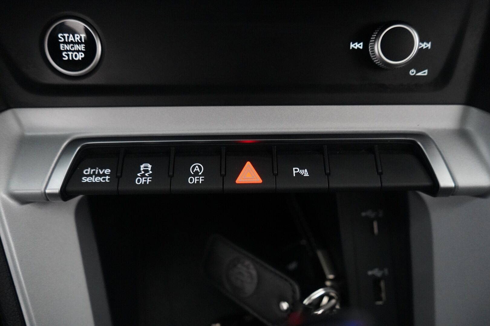 Audi Q3 2021 Sportback Business 35 TFSI 110kW MHEV S tronic * ACC / Kamera / Navi / Webasto / Koukku * - 1- Omisteinen / Suomi- auto / Merkkihuollettu / Kahdet OEM Vanteet