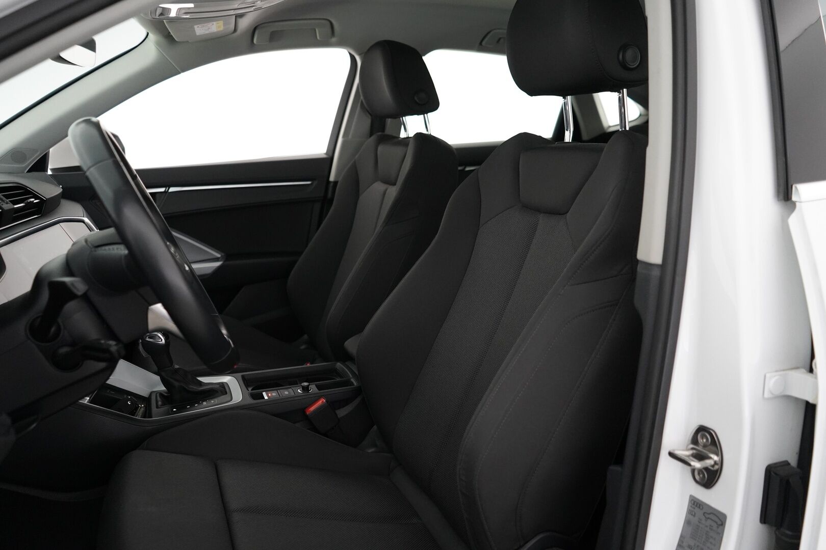 Audi Q3 2021 Sportback Business 35 TFSI 110kW MHEV S tronic * ACC / Kamera / Navi / Webasto / Koukku * - 1- Omisteinen / Suomi- auto / Merkkihuollettu / Kahdet OEM Vanteet