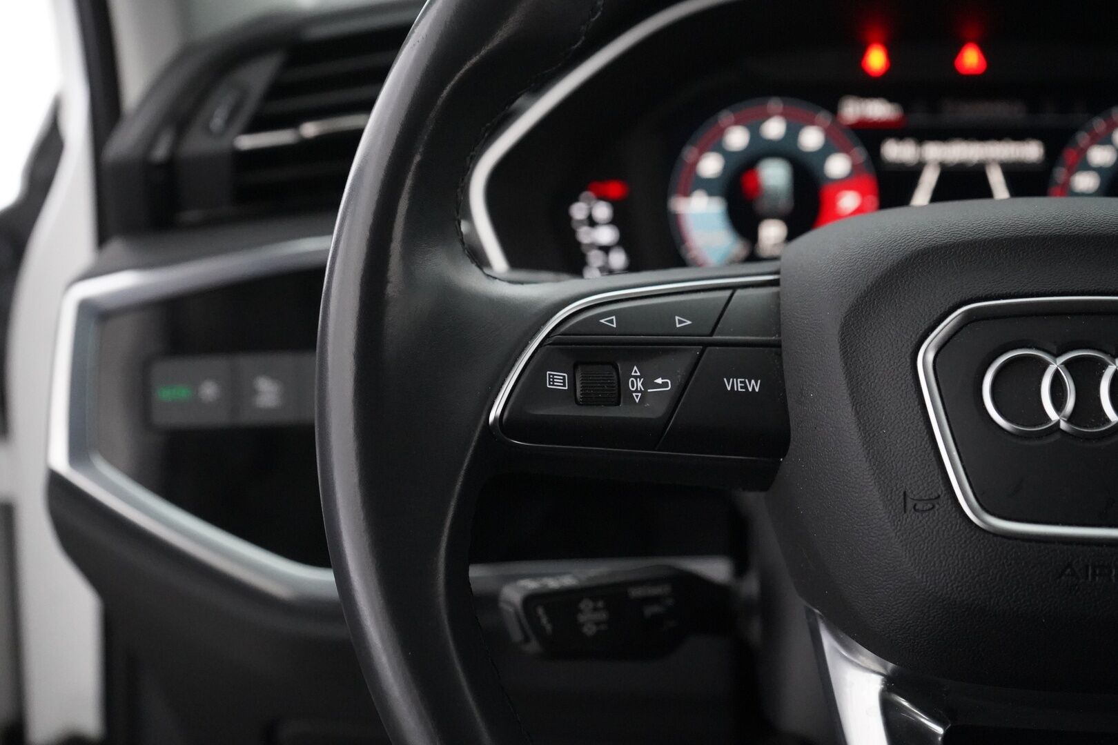 Audi Q3 2021 Sportback Business 35 TFSI 110kW MHEV S tronic * ACC / Kamera / Navi / Webasto / Koukku * - 1- Omisteinen / Suomi- auto / Merkkihuollettu / Kahdet OEM Vanteet