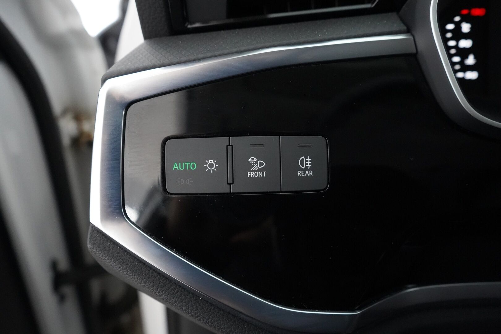 Audi Q3 2021 Sportback Business 35 TFSI 110kW MHEV S tronic * ACC / Kamera / Navi / Webasto / Koukku * - 1- Omisteinen / Suomi- auto / Merkkihuollettu / Kahdet OEM Vanteet