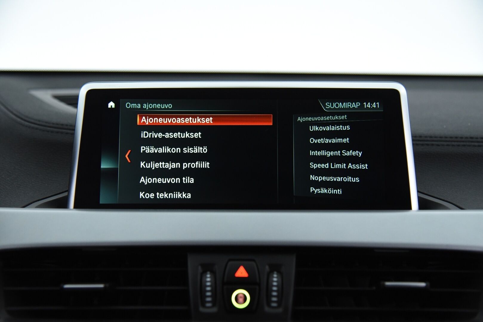 BMW X2 2018 F39 xDrive 20d A Business / Adapt. vak / HUD / Nahat / P-kamera / LED / Merkkihuollettu - Driving Assistant Plus / Comfort Access / Navigation Plus / 2x Michelinin Renkaat!