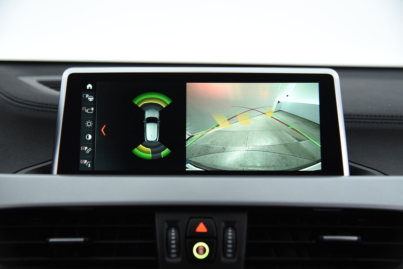 BMW X2 2018 F39 xDrive 20d A Business / Adapt. vak / HUD / Nahat / P-kamera / LED / Merkkihuollettu - Driving Assistant Plus / Comfort Access / Navigation Plus / 2x Michelinin Renkaat!