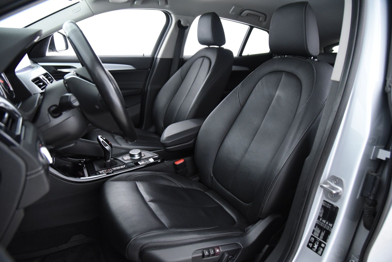 BMW X2 2018 F39 xDrive 20d A Business / Adapt. vak / HUD / Nahat / P-kamera / LED / Merkkihuollettu - Driving Assistant Plus / Comfort Access / Navigation Plus / 2x Michelinin Renkaat!