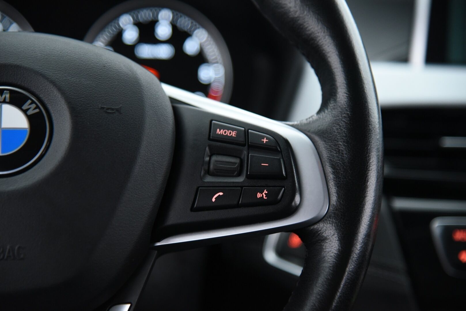 BMW X2 2018 F39 xDrive 20d A Business / Adapt. vak / HUD / Nahat / P-kamera / LED / Merkkihuollettu - Driving Assistant Plus / Comfort Access / Navigation Plus / 2x Michelinin Renkaat!