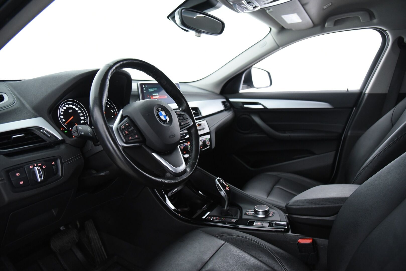 BMW X2 2018 F39 xDrive 20d A Business / Adapt. vak / HUD / Nahat / P-kamera / LED / Merkkihuollettu - Driving Assistant Plus / Comfort Access / Navigation Plus / 2x Michelinin Renkaat!