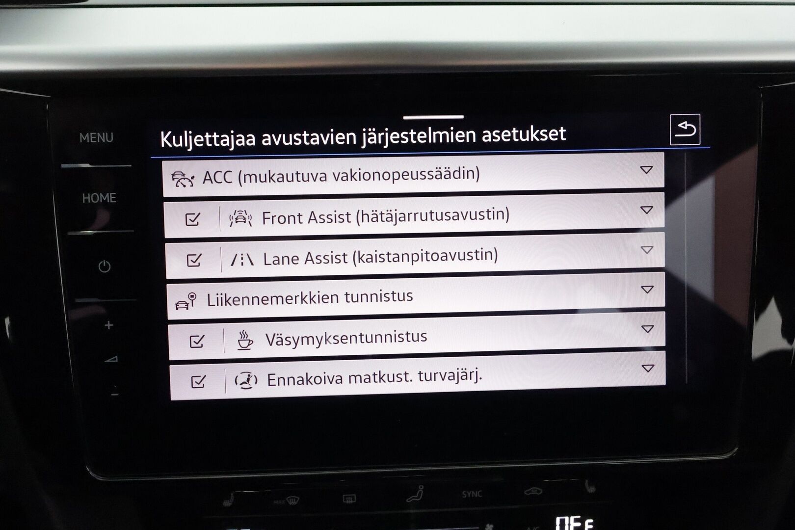 Volkswagen Arteon 2021 Shooting Brake R-Line eHybrid 160 kW DSG-autom. **1.om Suomi-auto / Webasto / Matrix-LED / Adapt.Vakkari / HUD** - 3,99 % KORKOTARJOUS TÄHÄN AUTOON - P. tutkat / Navi / Kaistavahti / KeylessGO / 2x Renkaat