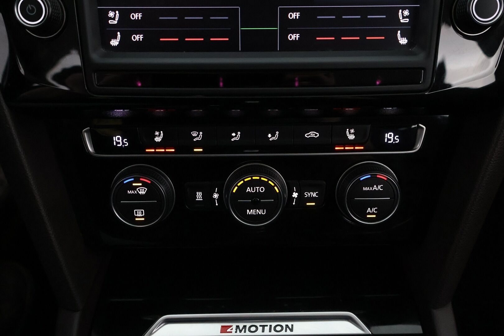 Volkswagen Passat 2015 Variant Highline 2,0 TDI Biturbo 176 kW (240 hv) BMT 4MOTION DSG-aut - Webasto / Adapt.vakkari / Ilmastoidut  ruskeat nahat / Hierova penkki / Digimittaristo / Adapt.LED / Vetokoukku / Siisti yksilö!