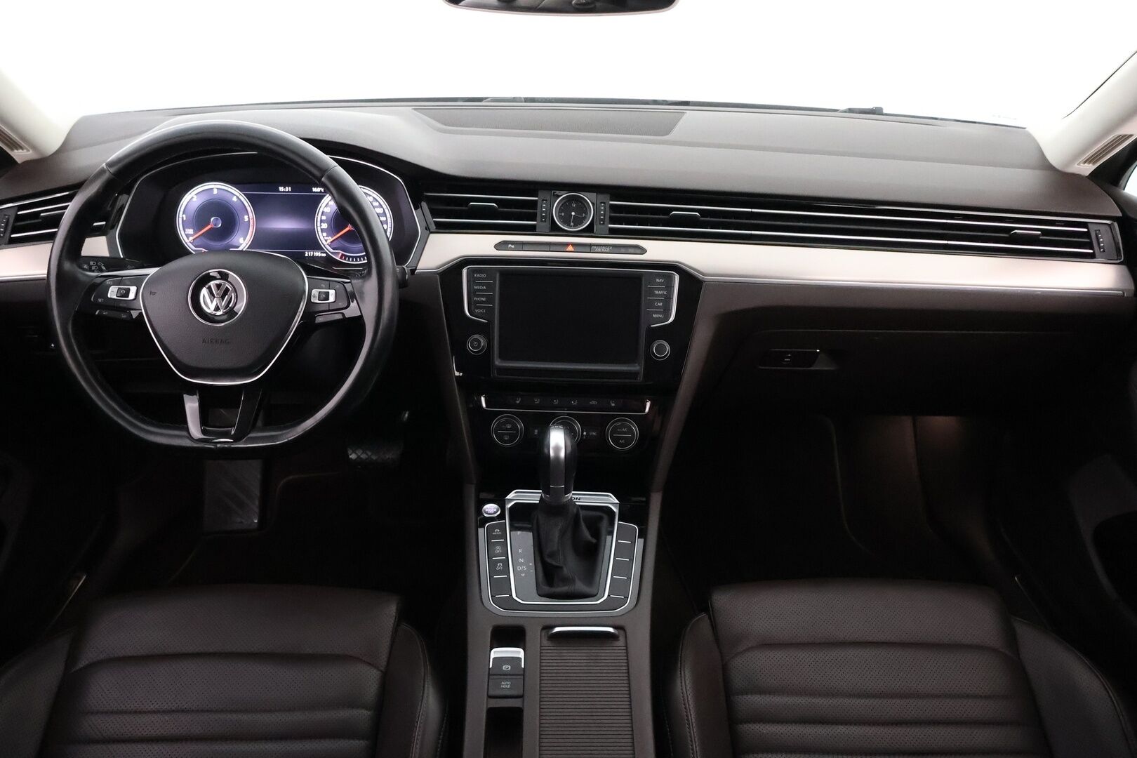 Volkswagen Passat 2015 Variant Highline 2,0 TDI Biturbo 176 kW (240 hv) BMT 4MOTION DSG-aut - Webasto / Adapt.vakkari / Ilmastoidut  ruskeat nahat / Hierova penkki / Digimittaristo / Adapt.LED / Vetokoukku / Siisti yksilö!
