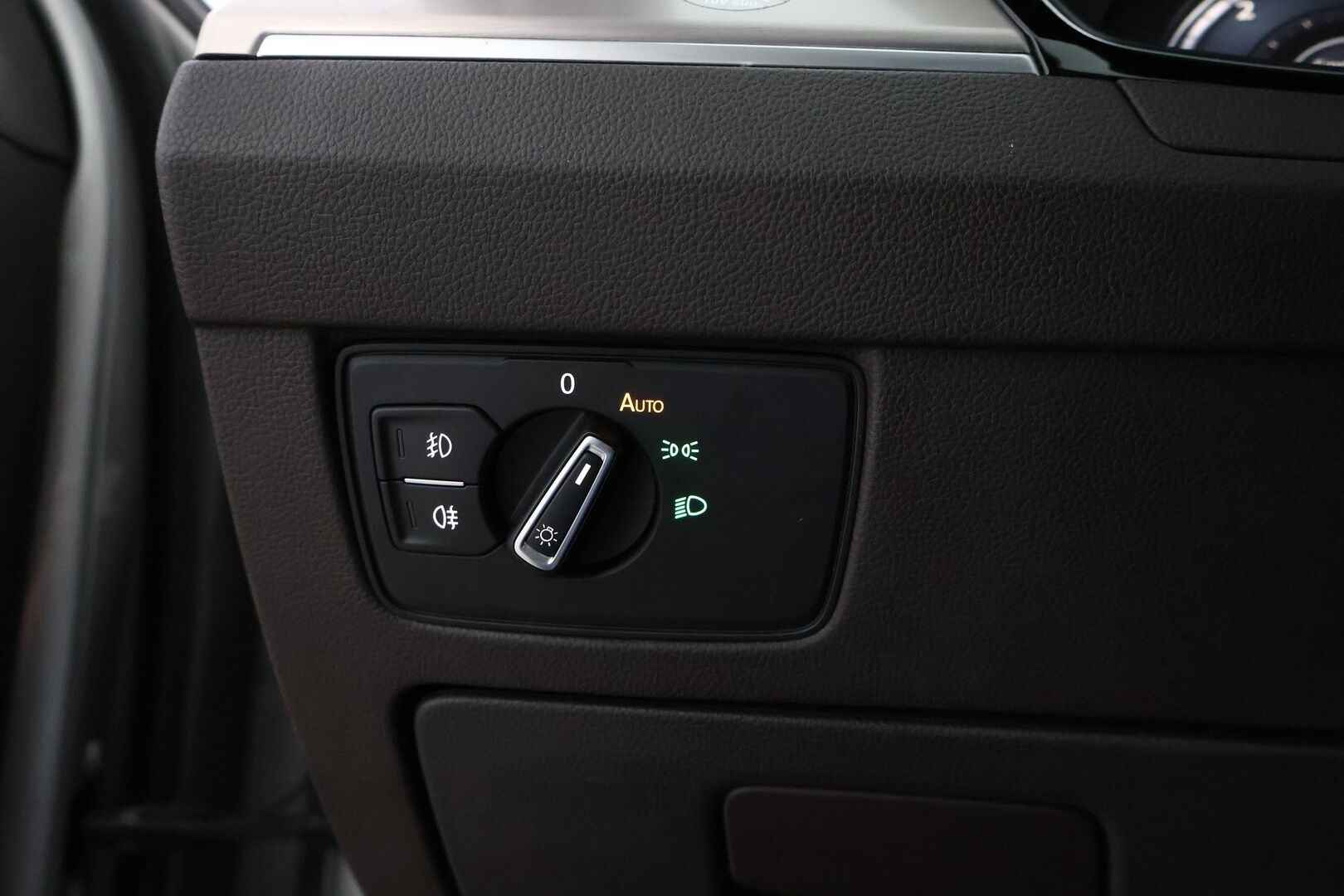 Volkswagen Passat 2015 Variant Highline 2,0 TDI Biturbo 176 kW (240 hv) BMT 4MOTION DSG-aut - Webasto / Adapt.vakkari / Ilmastoidut  ruskeat nahat / Hierova penkki / Digimittaristo / Adapt.LED / Vetokoukku / Siisti yksilö!