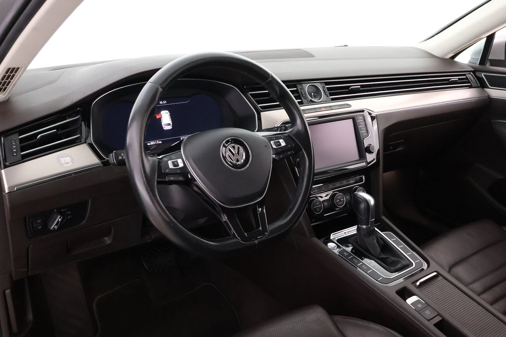 Volkswagen Passat 2015 Variant Highline 2,0 TDI Biturbo 176 kW (240 hv) BMT 4MOTION DSG-aut - Webasto / Adapt.vakkari / Ilmastoidut  ruskeat nahat / Hierova penkki / Digimittaristo / Adapt.LED / Vetokoukku / Siisti yksilö!