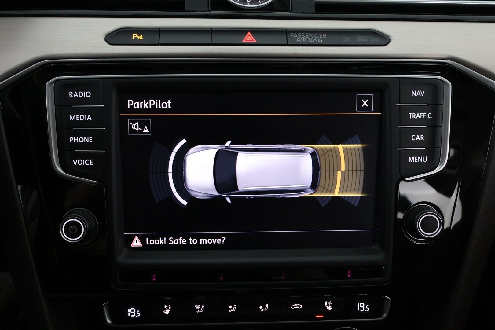 Volkswagen Passat 2015 Variant Highline 2,0 TDI Biturbo 176 kW (240 hv) BMT 4MOTION DSG-aut - Webasto / Adapt.vakkari / Ilmastoidut  ruskeat nahat / Hierova penkki / Digimittaristo / Adapt.LED / Vetokoukku / Siisti yksilö!