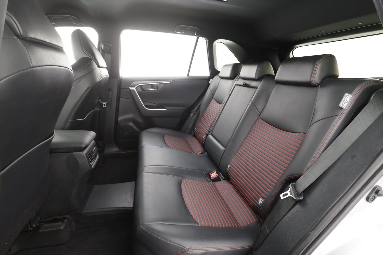Suzuki Across 2021 2,5 PLUG-IN HYBRID 4WD GLX CVT-aut - | ACC | Koukku | Kaistavahti | LED | P.Kamera | Puolinahat | Katvevaroitin | Ratinlämmitin | Sähköluukku | Keyless | Apple&Android | Suomi-auto | Kahdet renkaat aluvanteilla | 