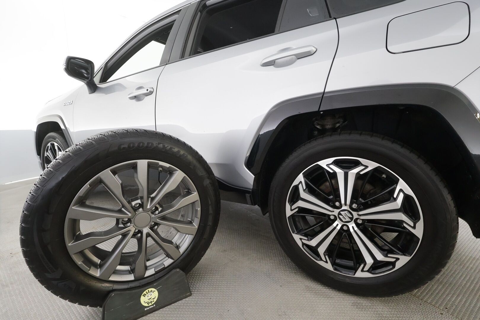 Suzuki Across 2021 2,5 PLUG-IN HYBRID 4WD GLX CVT-aut - | ACC | Koukku | Kaistavahti | LED | P.Kamera | Puolinahat | Katvevaroitin | Ratinlämmitin | Sähköluukku | Keyless | Apple&Android | Suomi-auto | Kahdet renkaat aluvanteilla | 