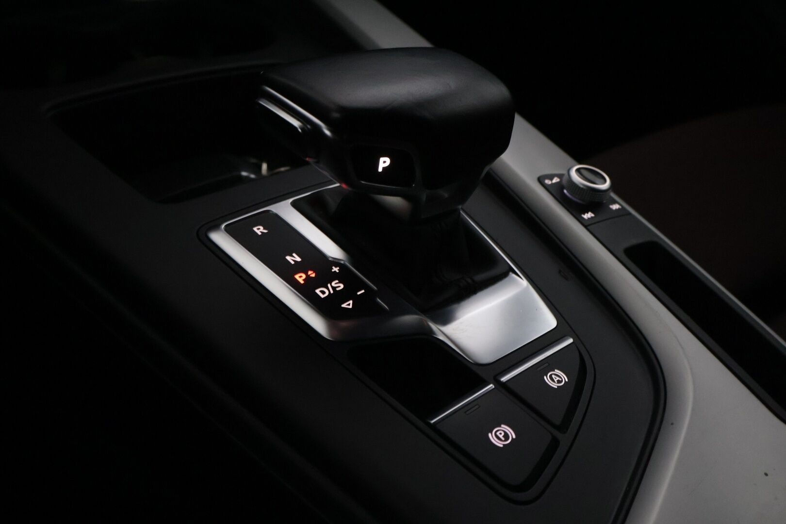 Audi A4 2020 Avant Business S line Comfort Edition 40 TFSI 140 kW MHEV *Webasto / Koukku / Matrix-LED / Digimittaristo / P.Kamera* - Hyvä huoltohistoria / Siisti kuntoinen yksilö! 