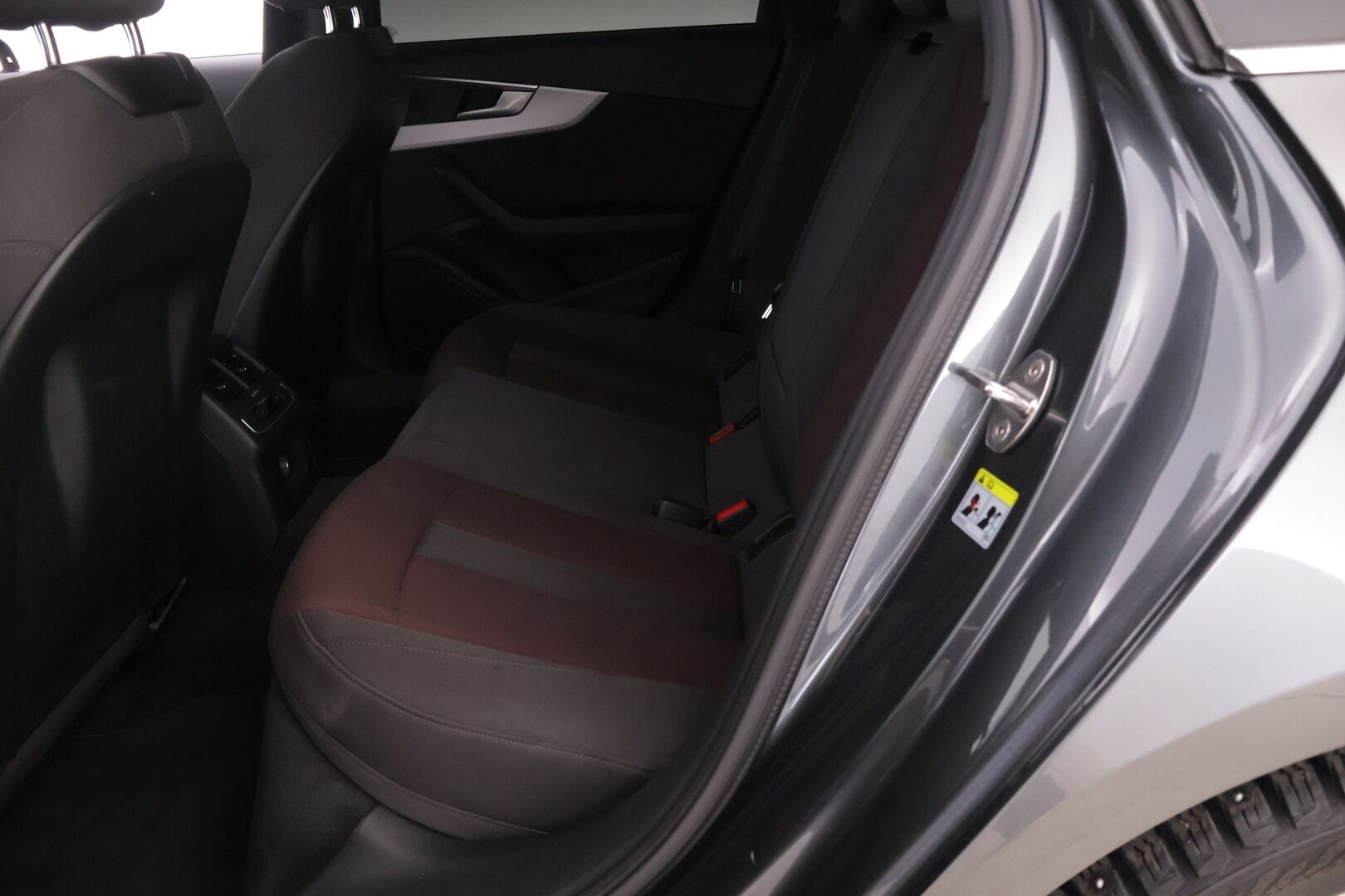 Audi A4 2020 Avant Business S line Comfort Edition 40 TFSI 140 kW MHEV *Webasto / Koukku / Matrix-LED / Digimittaristo / P.Kamera* - Hyvä huoltohistoria / Siisti kuntoinen yksilö! 