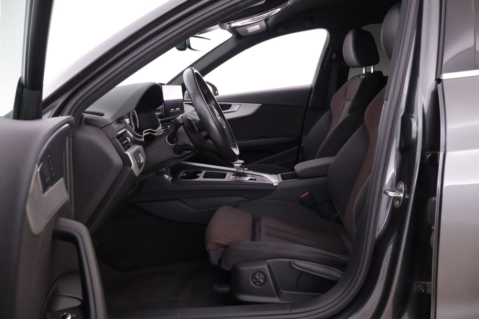 Audi A4 2020 Avant Business S line Comfort Edition 40 TFSI 140 kW MHEV *Webasto / Koukku / Matrix-LED / Digimittaristo / P.Kamera* - Hyvä huoltohistoria / Siisti kuntoinen yksilö! 