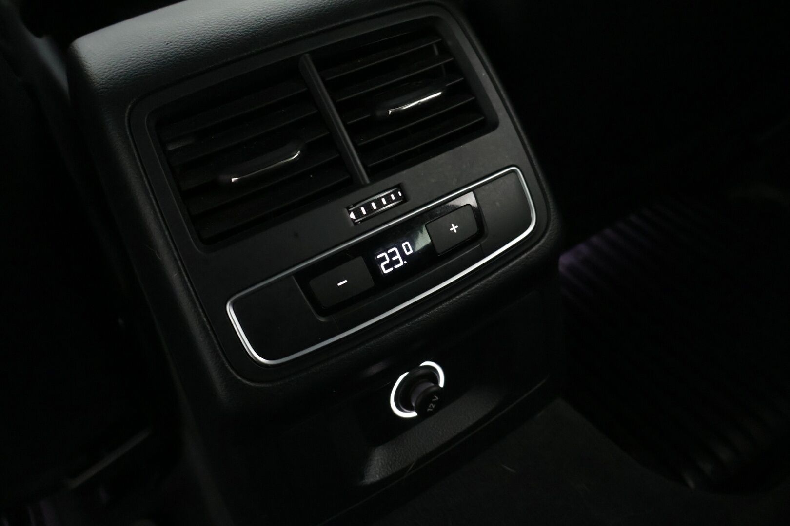 Audi A4 Allroad 2020 Business Comfort Edition 40 TDI 140 kW quattro S tronic - Webasto | Suomi-auto | Ambient | Matrix-LED | Digimittaristo | Sporttipenkit | Koukku