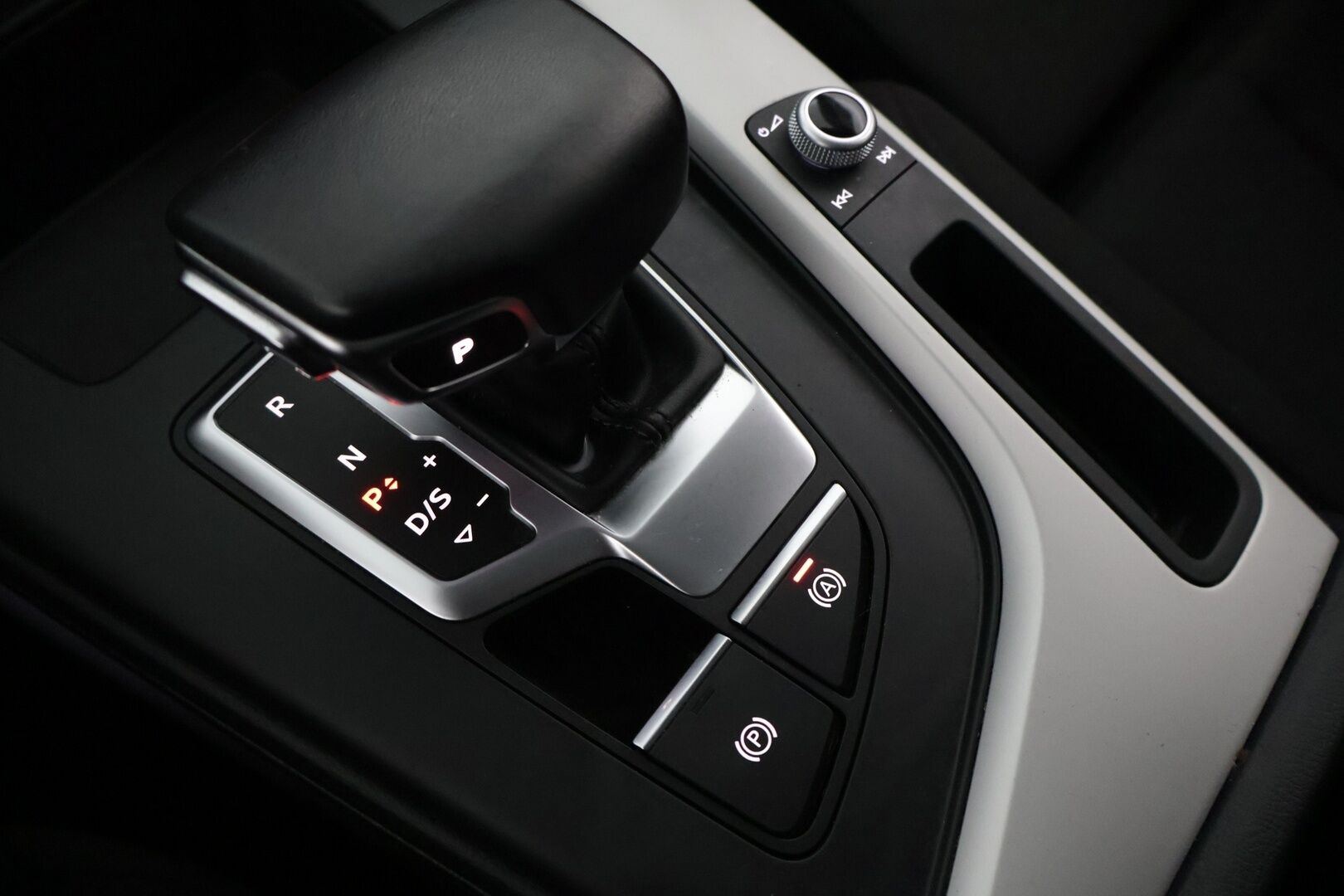Audi A4 Allroad 2020 Business Comfort Edition 40 TDI 140 kW quattro S tronic - Webasto | Suomi-auto | Ambient | Matrix-LED | Digimittaristo | Sporttipenkit | Koukku