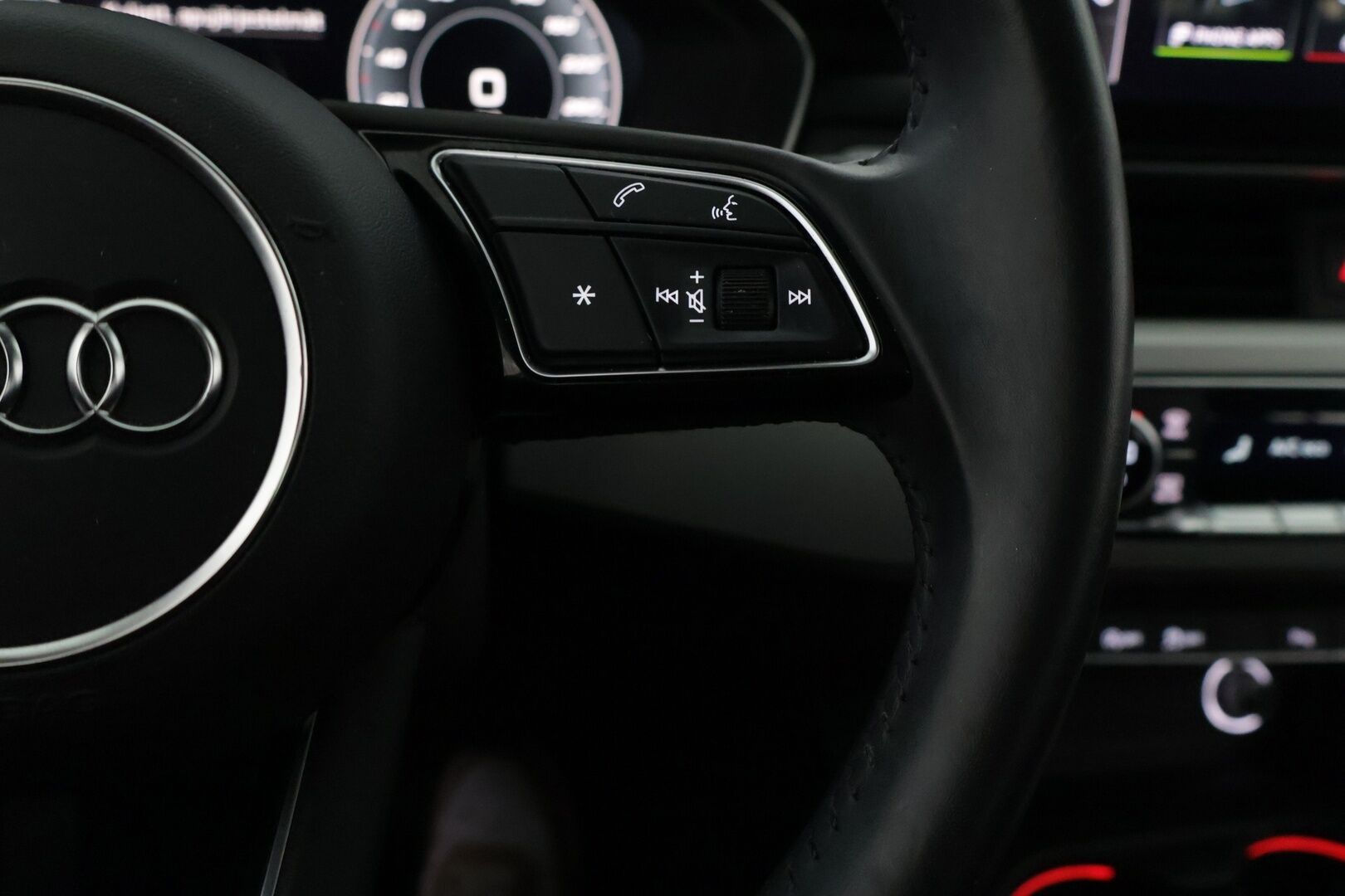 Audi A4 Allroad 2020 Business Comfort Edition 40 TDI 140 kW quattro S tronic - Webasto | Suomi-auto | Ambient | Matrix-LED | Digimittaristo | Sporttipenkit | Koukku