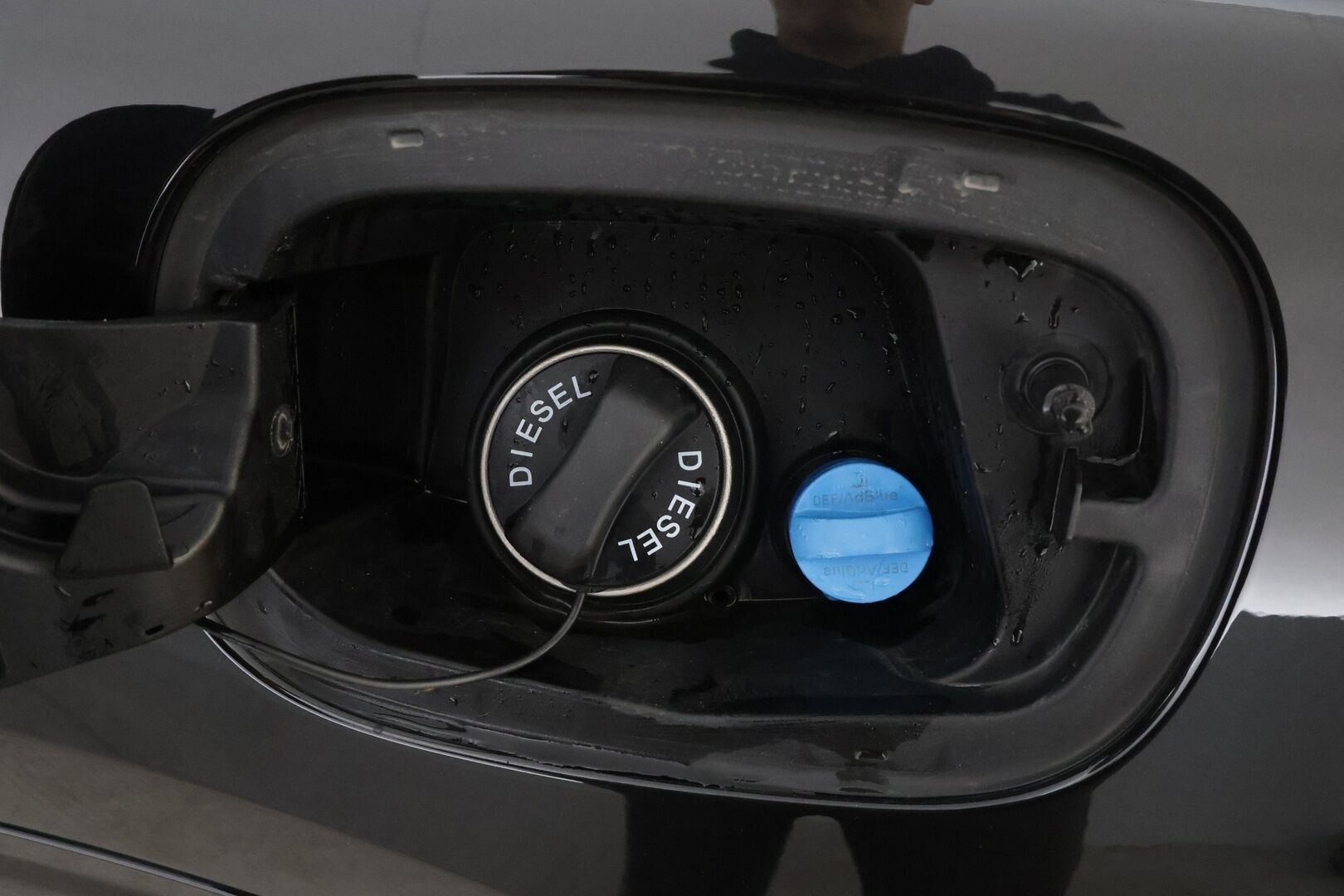 Alfa Romeo Stelvio 2022 2,2 Diesel 210hp AT8 AWD Veloce * ACC / P.kamera / Ruskeat sporttinahat / Muistipenkki / Lohko+Sisä / KeylessGo / Sähköluukku * - 1.Om Suomi-auto / Kahdet renkaat aluvanteilla