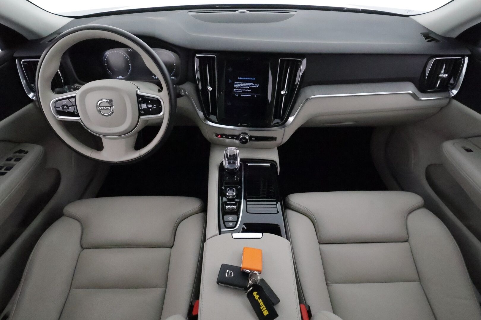 Volvo V60 2021 T6 TwE AWD Business Inscription aut *ACC / P.kamera / Full LED / Muistipenkki / Koukku / BLIS / Webasto / Vaaleat nahat* - Suomi-auto / Kahdet renkaat aluvanteilla / Merkkihuollettu