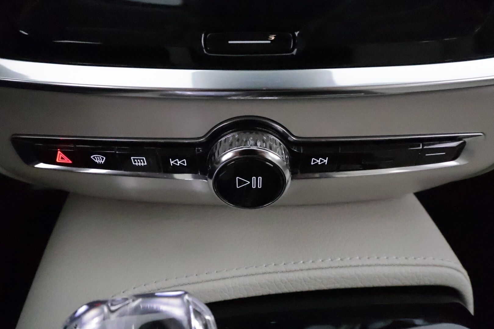 Volvo V60 2021 T6 TwE AWD Business Inscription aut *ACC / P.kamera / Full LED / Muistipenkki / Koukku / BLIS / Webasto / Vaaleat nahat* - Suomi-auto / Kahdet renkaat aluvanteilla / Merkkihuollettu