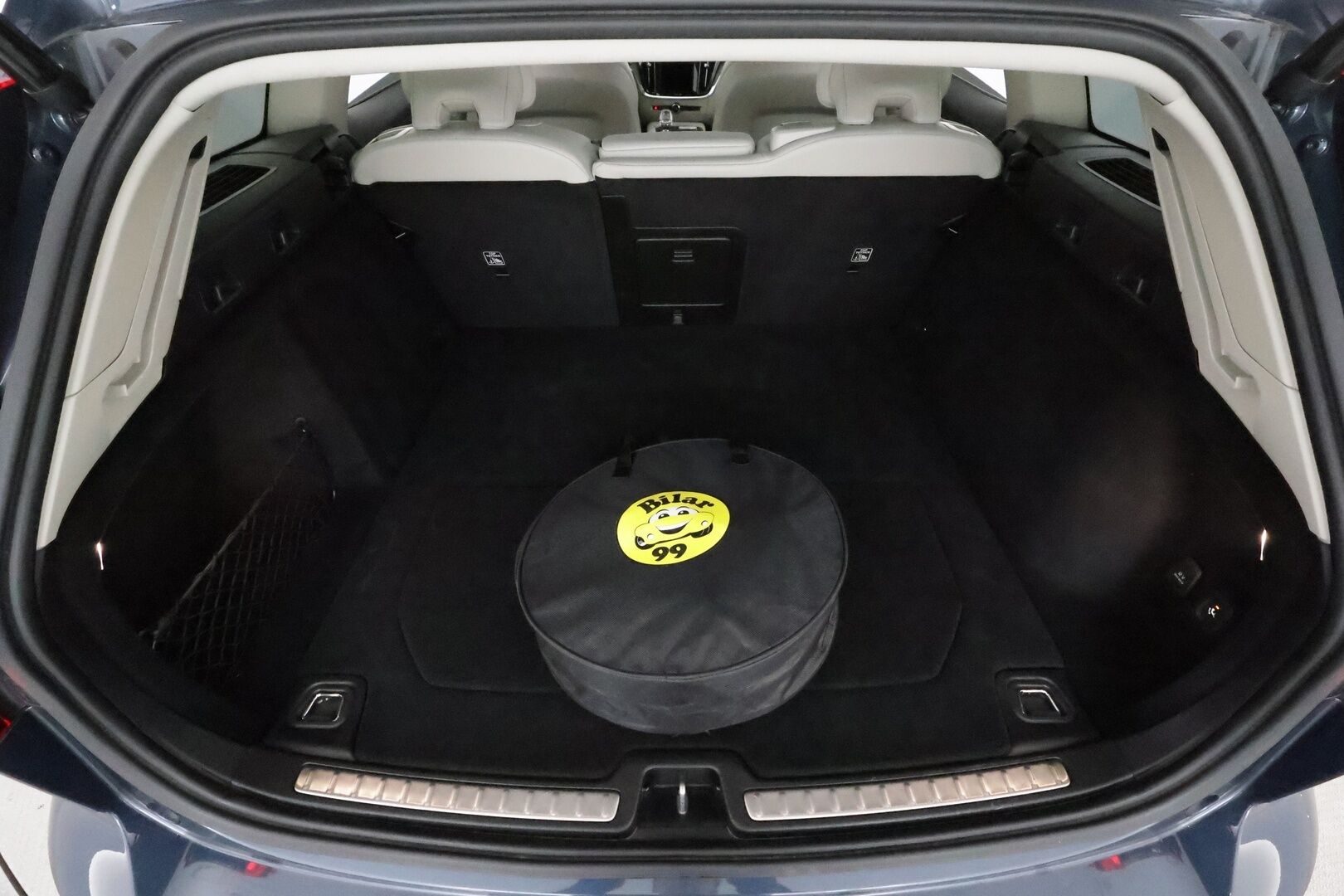 Volvo V60 2021 T6 TwE AWD Business Inscription aut *ACC / P.kamera / Full LED / Muistipenkki / Koukku / BLIS / Webasto / Vaaleat nahat* - Suomi-auto / Kahdet renkaat aluvanteilla / Merkkihuollettu
