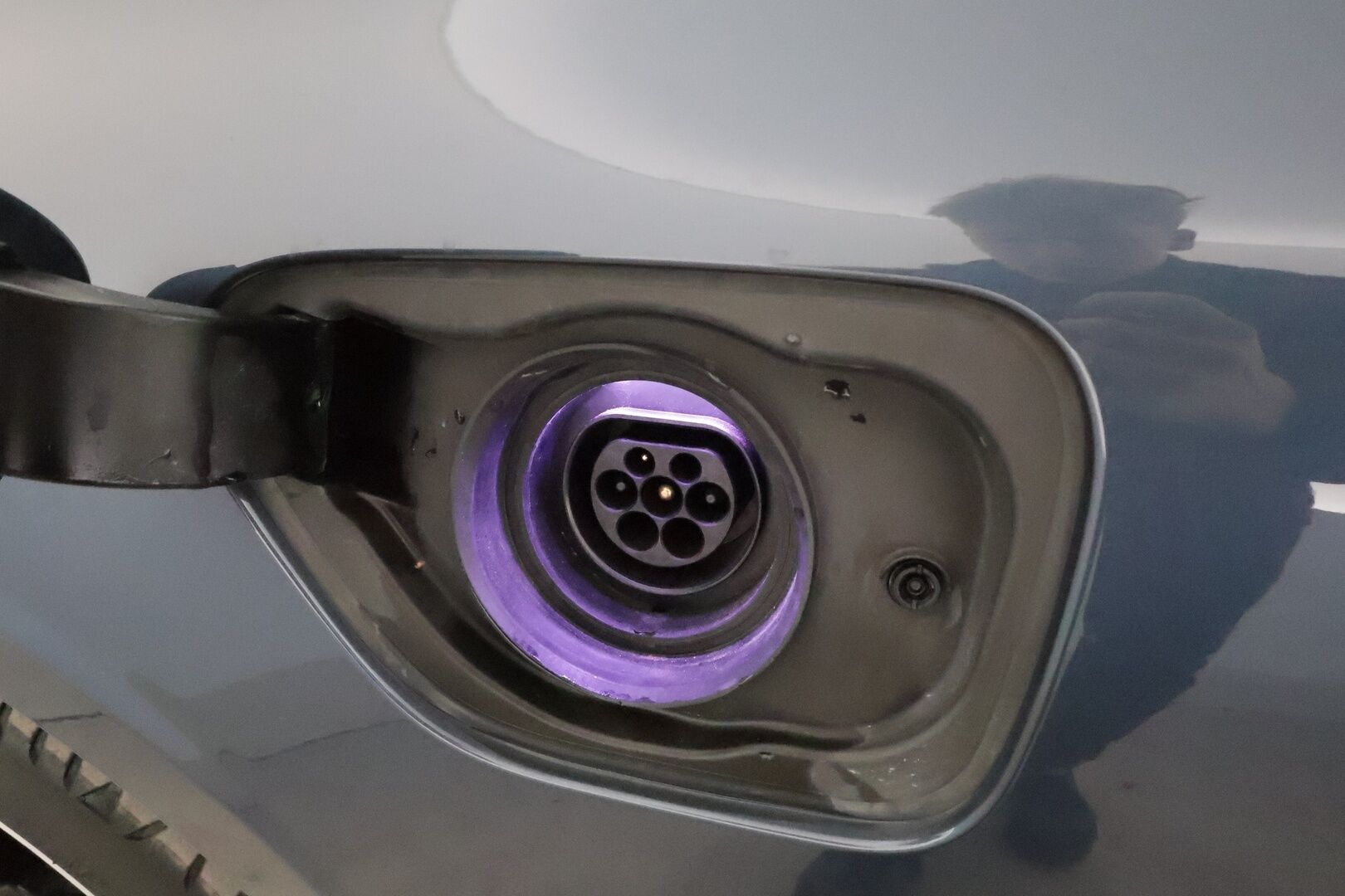 Volvo V60 2021 T6 TwE AWD Business Inscription aut *ACC / P.kamera / Full LED / Muistipenkki / Koukku / BLIS / Webasto / Vaaleat nahat* - Suomi-auto / Kahdet renkaat aluvanteilla / Merkkihuollettu
