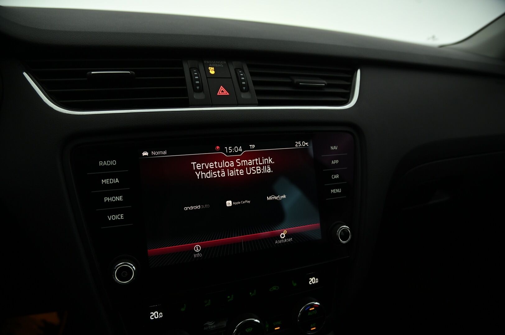 Skoda Octavia 2018 1,8 Combi TSI 4X4 Scout DSG Autom *Webasto / ACC / P. Kamera / Koukku / Nahka-alcantara / Smartlink* - Korkea maavara / Sopii kaikille teille!