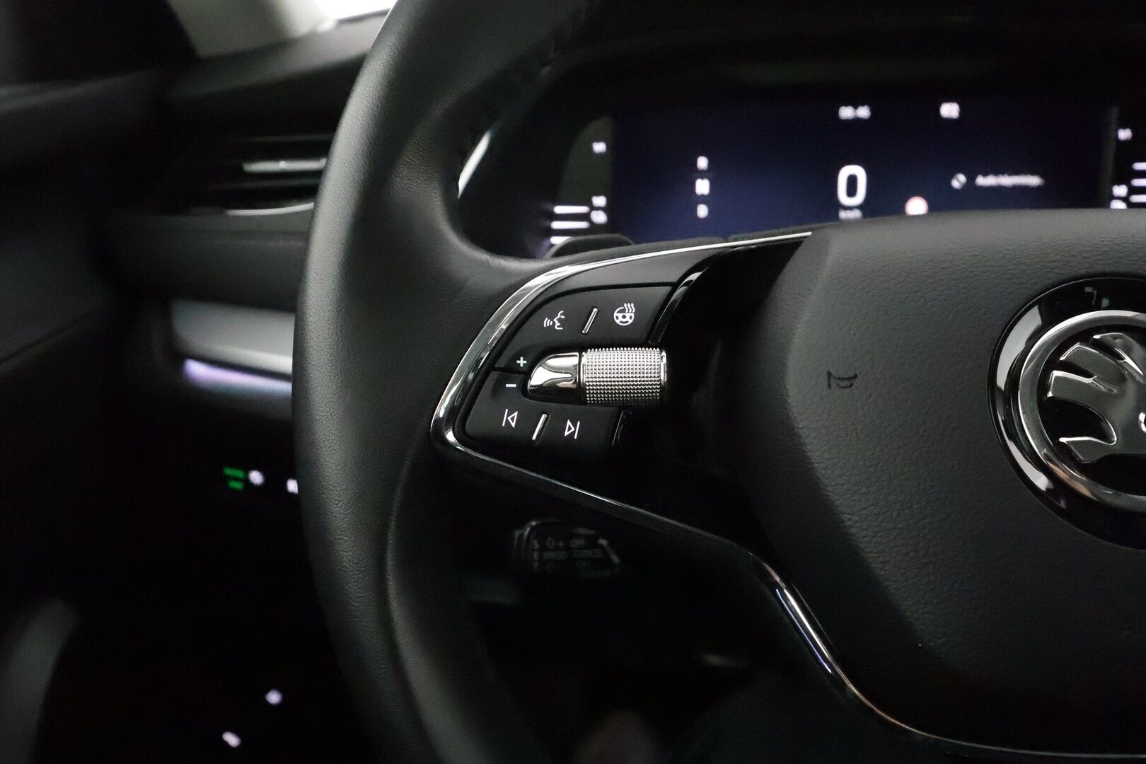 Skoda Octavia 2021 Combi 1,4 TSI PHEV Style iV DSG **Adapt. vakkari / Webasto / Hierovat penkit / Matrix LED / P.kamera / Koukku** - 1-om Suomi auto / Akku kuntotarkastettu