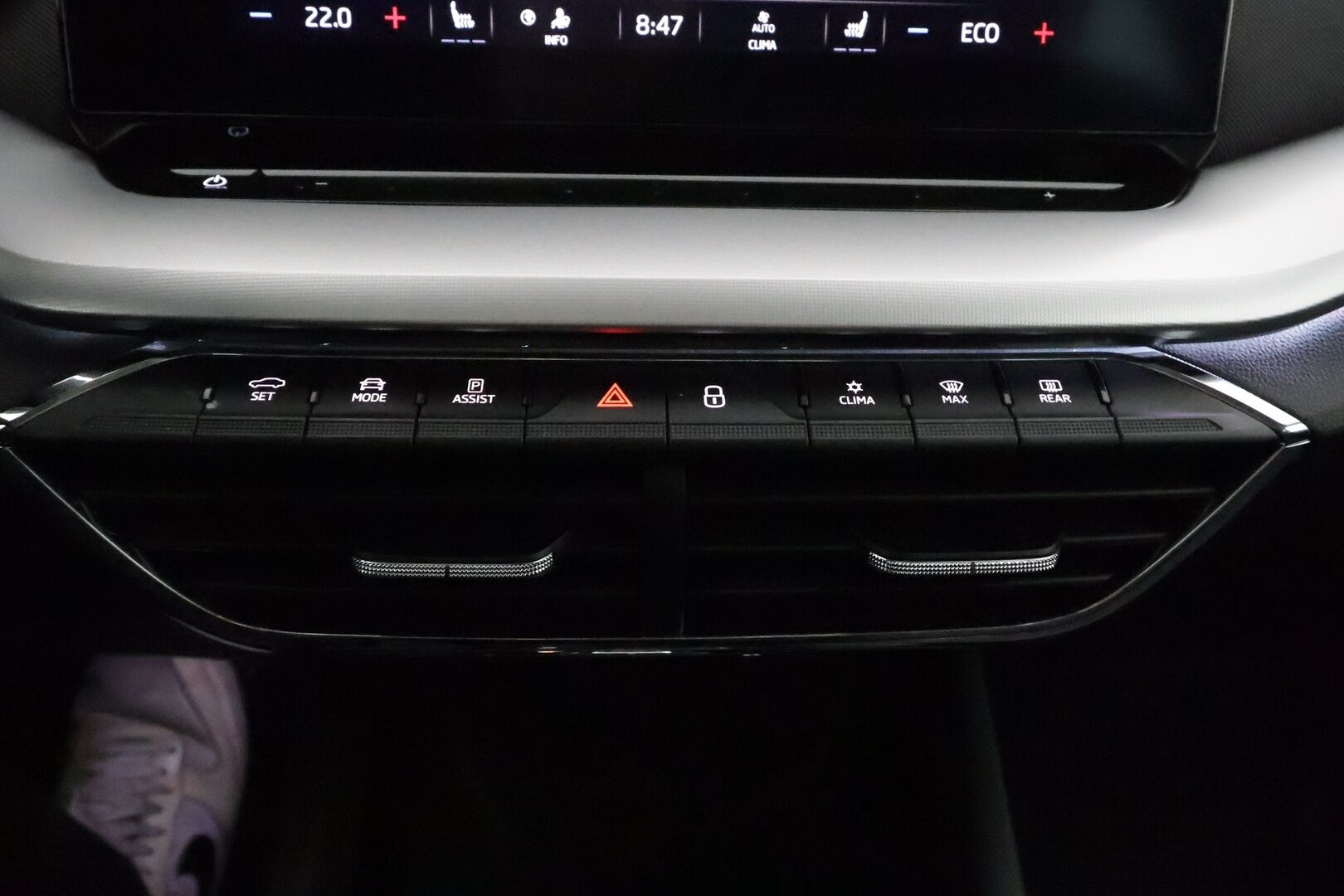 Skoda Octavia 2021 Combi 1,4 TSI PHEV Style iV DSG **Adapt. vakkari / Webasto / Hierovat penkit / Matrix LED / P.kamera / Koukku** - 1-om Suomi auto / Akku kuntotarkastettu