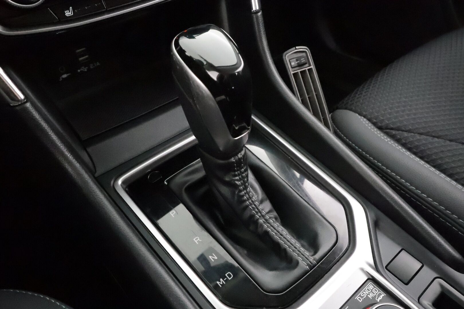 Subaru Forester 2021 2.0i e-Boxer Base CVT * ACC / LED / Koukku / P.Kamera / Sisätilanlämmitin / Kaistavahti * - 1-om Suomi-auto / Kahdet renkaat 