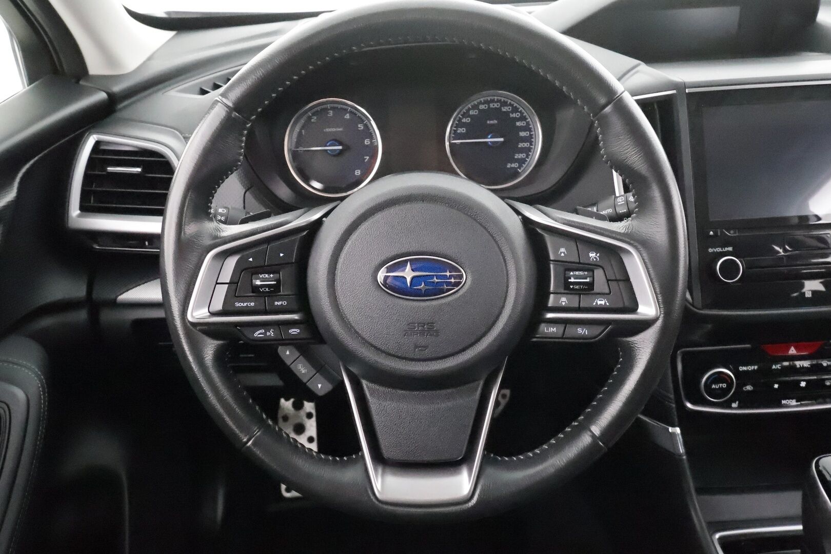 Subaru Forester 2021 2.0i e-Boxer Base CVT * ACC / LED / Koukku / P.Kamera / Sisätilanlämmitin / Kaistavahti * - 1-om Suomi-auto / Kahdet renkaat 