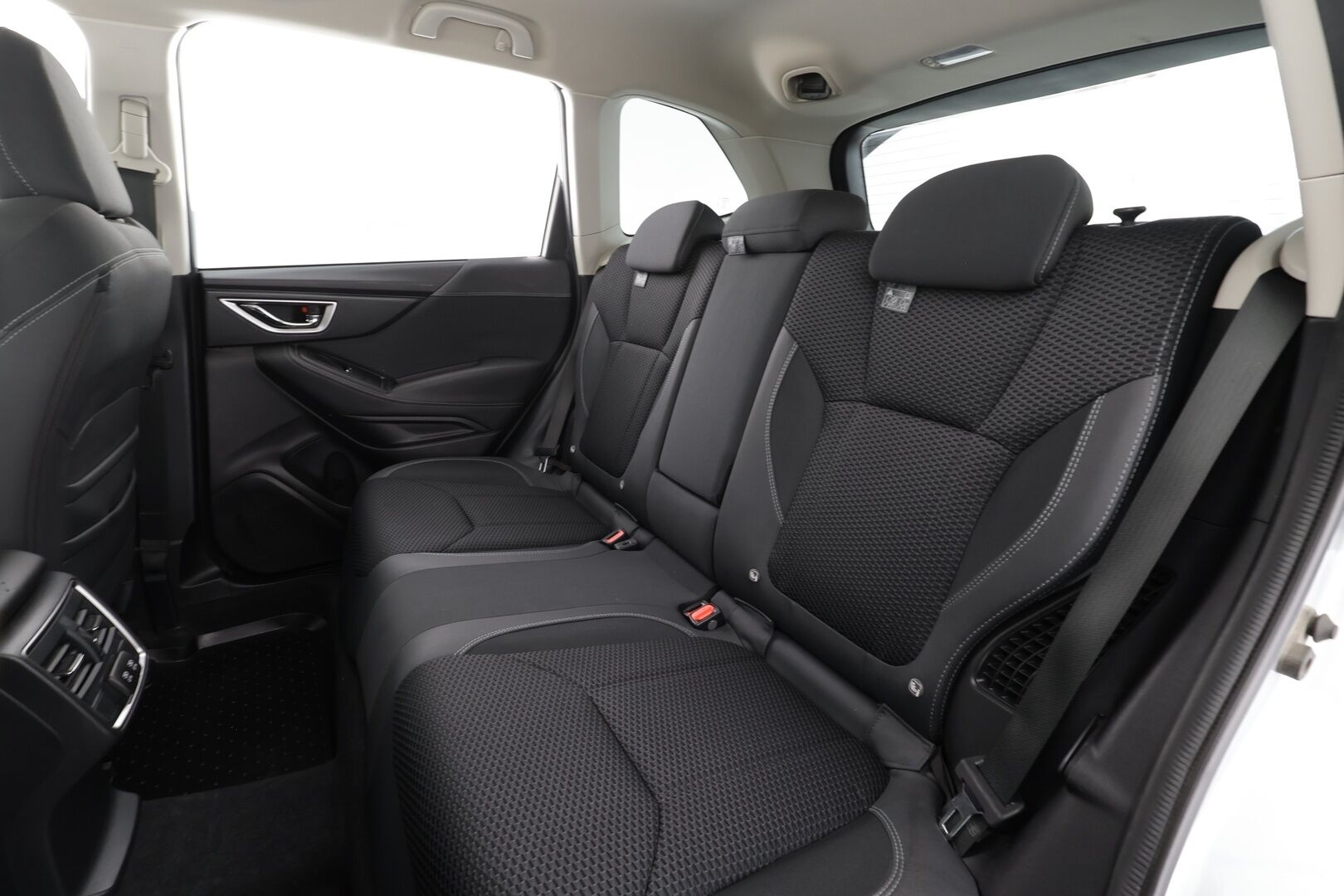 Subaru Forester 2021 2.0i e-Boxer Base CVT * ACC / LED / Koukku / P.Kamera / Sisätilanlämmitin / Kaistavahti * - 1-om Suomi-auto / Kahdet renkaat 