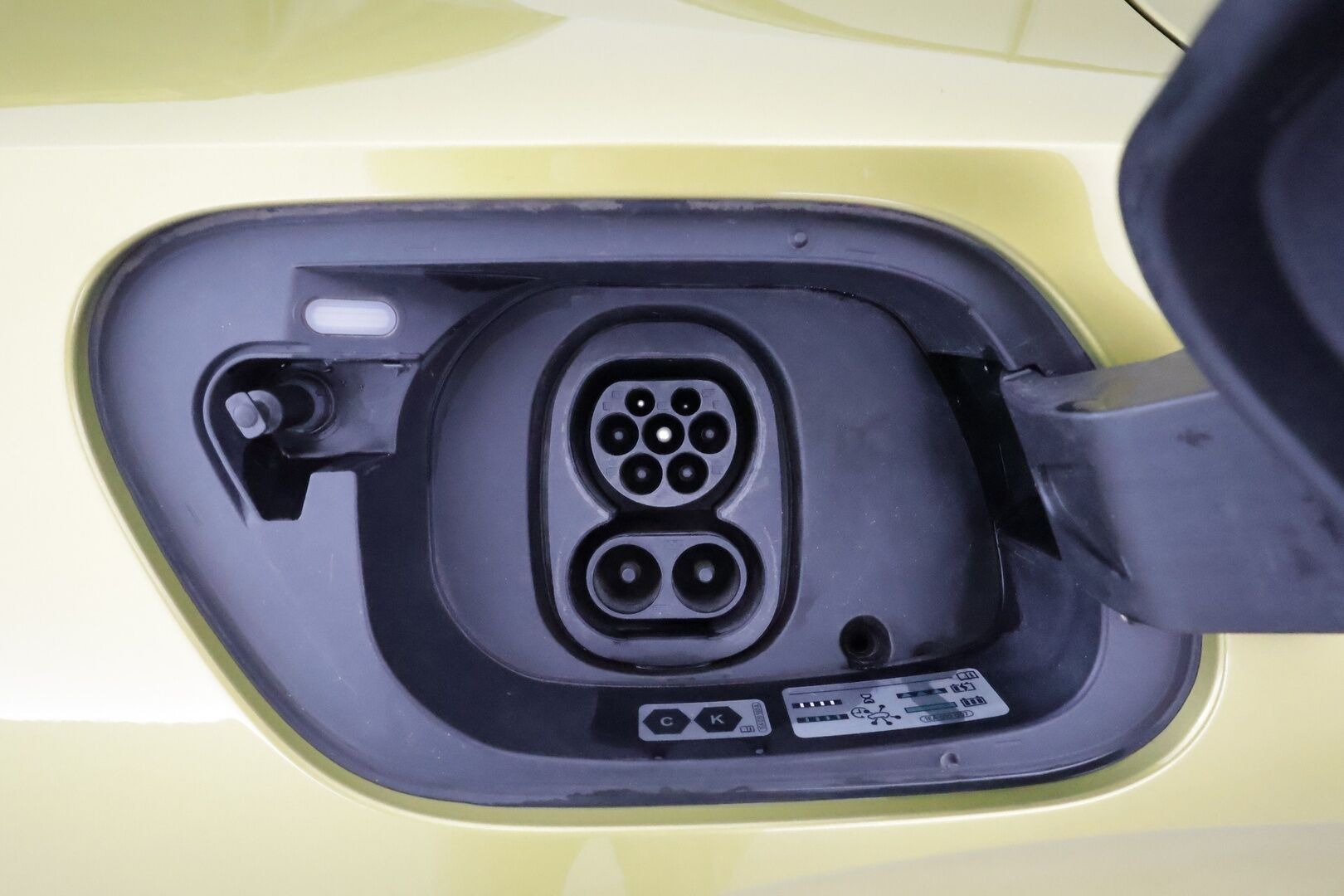 Volkswagen ID.4 2021 Pro Performance 1ST 150kW  *ACC/ Koukku / Lämpöpumppu / P.kamera / Apple&Android* - Katso mihin hintaan! / 1.Om Suomi-auto / Lämpöpumppu / Adapt.vakkari / P.kamera / Vetokoukku