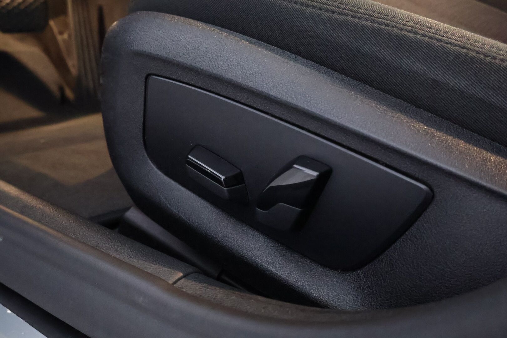 BMW 530 2018 G30 Sedan 530e A iPerformance Business Sport - Peruutuskamera | Vakkari | Professional Navi | LED | Peruutustutkat | Akku kuntotarkastettu | Juuri tullut Tampereelle!