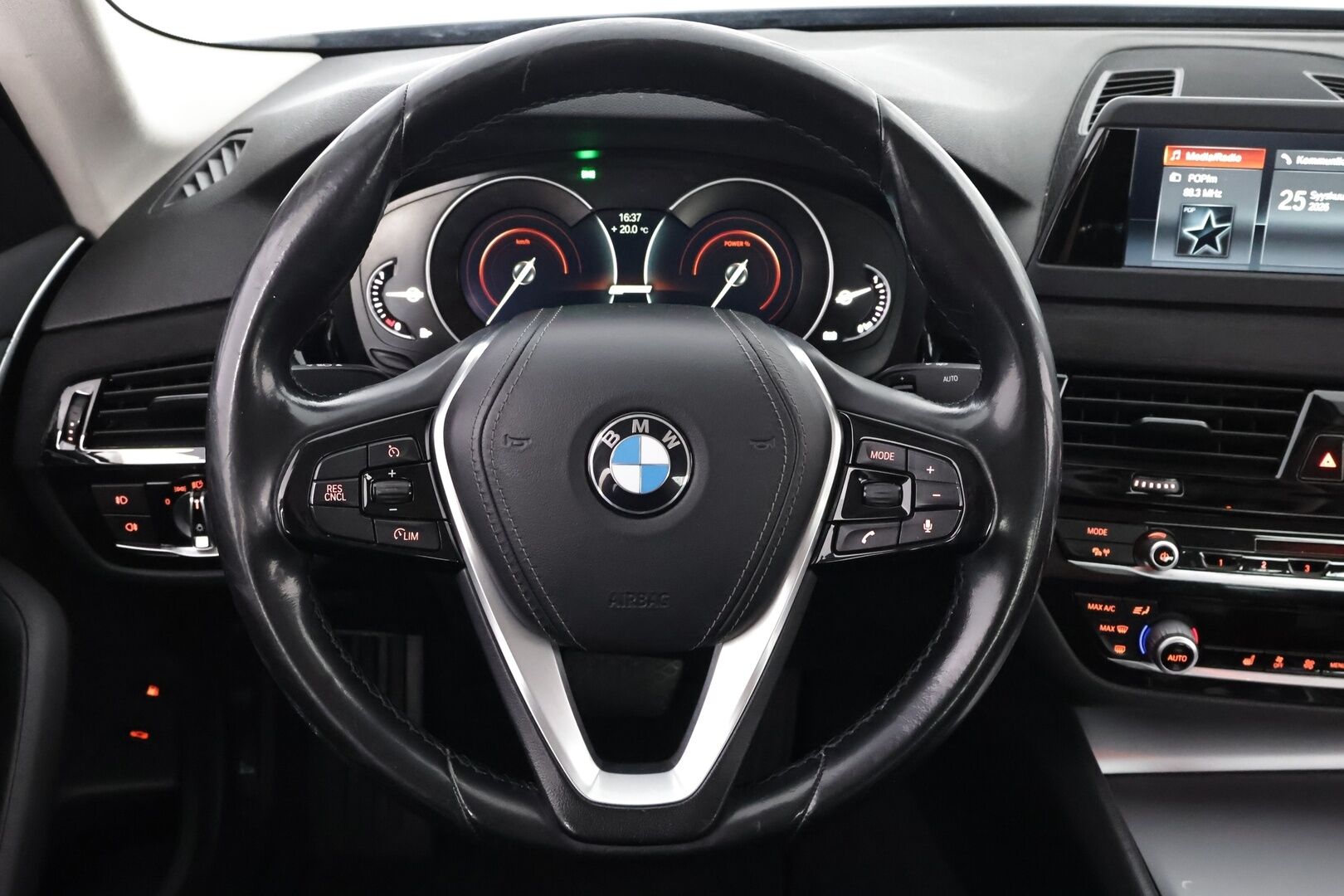 BMW 530 2018 G30 Sedan 530e A iPerformance Business Sport - Peruutuskamera | Vakkari | Professional Navi | LED | Peruutustutkat | Akku kuntotarkastettu | Juuri tullut Tampereelle!