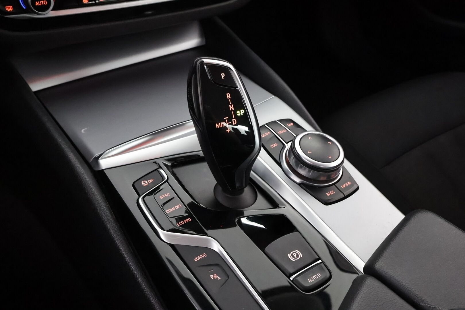 BMW 530 2018 G30 Sedan 530e A iPerformance Business Sport - Peruutuskamera | Vakkari | Professional Navi | LED | Peruutustutkat | Akku kuntotarkastettu | Juuri tullut Tampereelle!