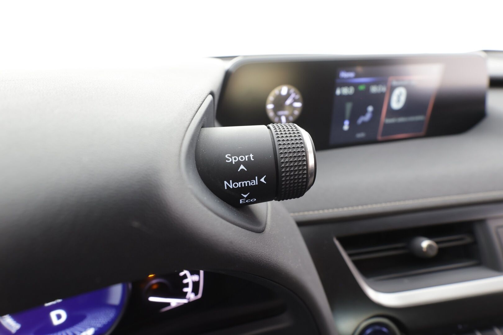 Lexus UX 2021 300e Comfort - * ACC | LED | P.Kamera / Sähköpenkit | Kaistavahati | Digimittaristo *