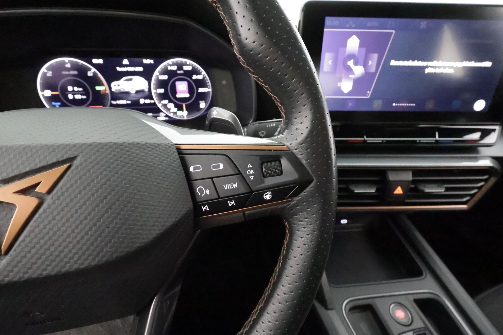 Cupra Formentor 2021 1.4 PHEV 150 kW e-HYBRID DSG * ACC / Koukku / P.Kamera / Keyless / Apple&Android * - Suomi-auto / Merkkihuollettu - HULLUT AVAJAISHULINAT KORKOTARJOUS 3,29 %